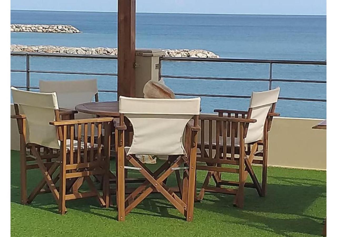 Xristinas Seaside Apartments Kolymbari Exterior photo