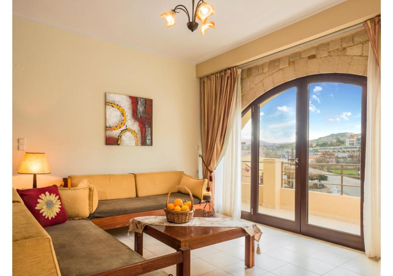 Xristinas Seaside Apartments Kolymbari Exterior photo