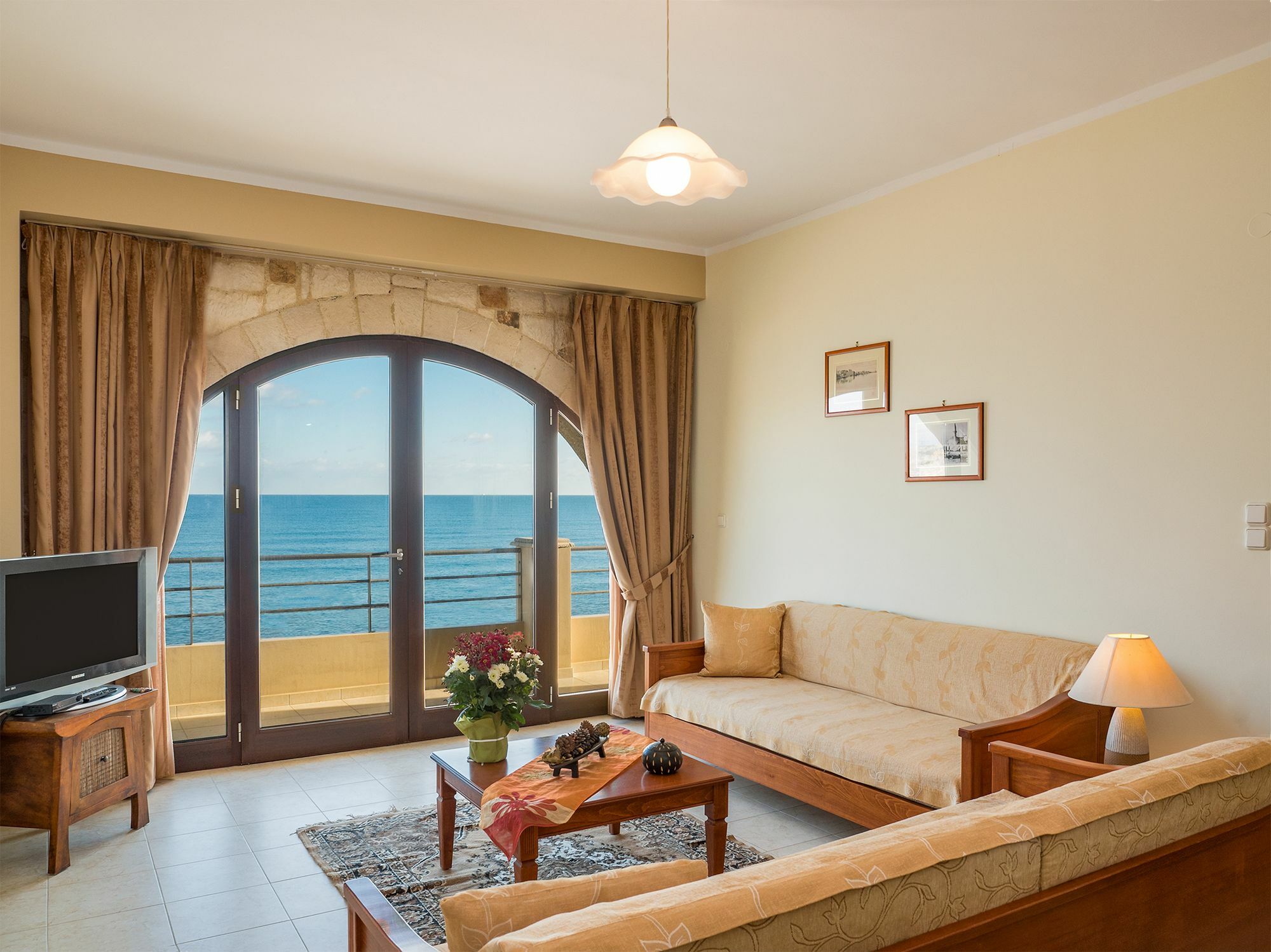 Xristinas Seaside Apartments Kolymbari Exterior photo